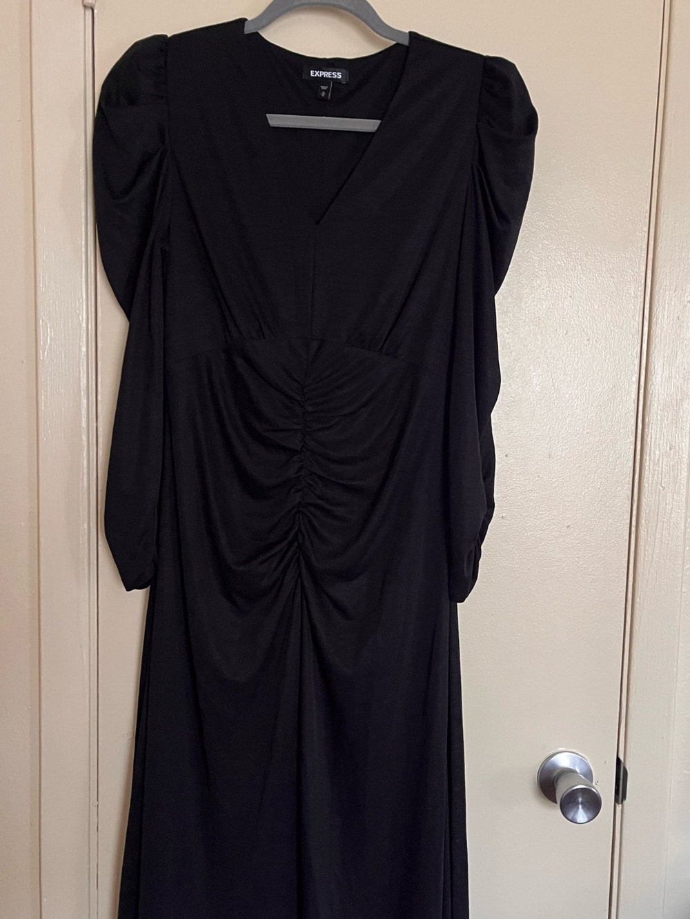Express Black V-Neck Long Sleeve Ruched Midi Dress with Puff Shoulders